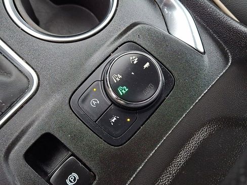 Used 2024 Chevrolet Traverse Premier w/ Redline Edition image 26