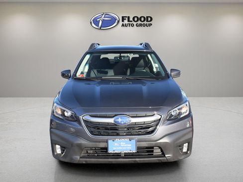 Used 2022 Subaru Outback Premium image 2