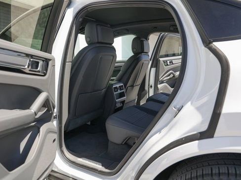 Used 2023 Porsche Cayenne S image 19