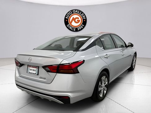 Used 2022 Nissan Altima 2.5 S FWD image 3