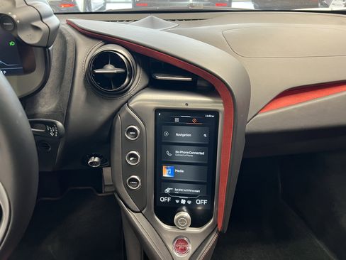 Used 2024 McLaren 750S Spider image 31