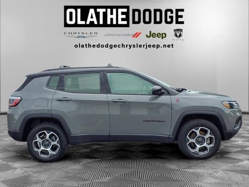 Certified 2022 Jeep Compass Trailhawk w/ Sun and Sound Group AWD/4WD image 29