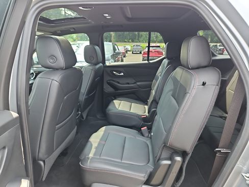 Used 2023 Chevrolet Traverse RS AWD/4WD image 10