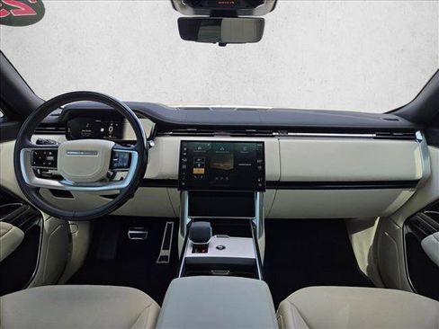 Certified 2025 Land Rover Range Rover SE AWD/4WD image 19