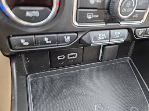 Used 2021 Chevrolet Tahoe Premier image 18