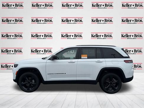 Certified 2023 Jeep Grand Cherokee Altitude image 4