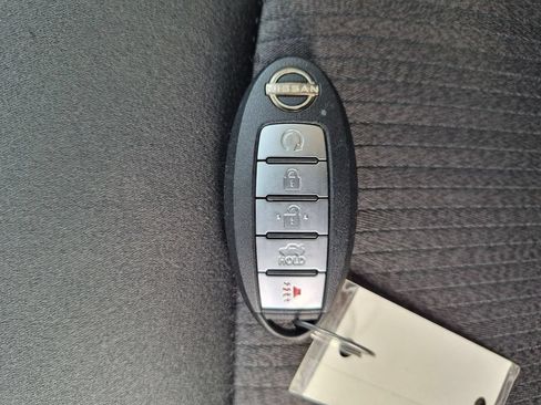Used 2025 Nissan Altima 2.5 SV FWD image 29