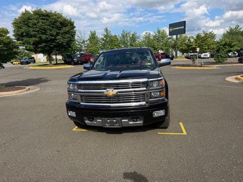 Used 2015 Chevrolet Silverado 1500 High Country w/ High Country Premium Package AWD/4WD image 2
