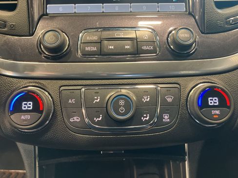 Used 2016 Chevrolet Impala LT image 17