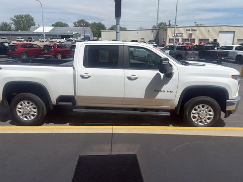 Used 2022 Chevrolet Silverado 2500 LT w/ Convenience Package AWD/4WD image 9