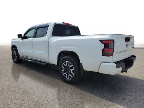 Used 2022 Nissan Frontier SV AWD/4WD image 3