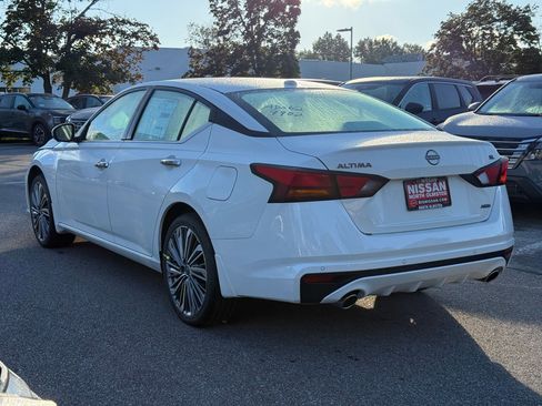 New 2025 Nissan Altima 2.5 SL image 8