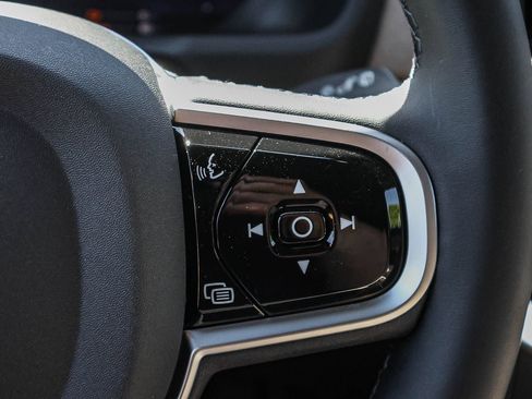New 2026 Volvo XC90 T8 Plus w/ Protection Package Premier AWD/4WD image 32