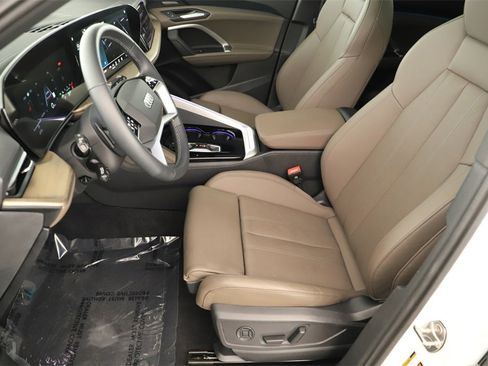 Certified 2025 Audi Q5 Prestige image 24