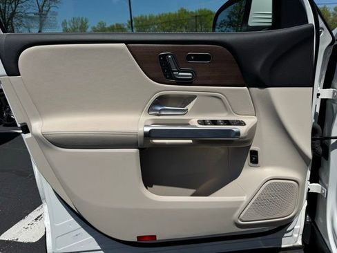 Certified 2023 Mercedes-Benz GLB 250 4MATIC image 19