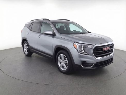 Used 2023 GMC Terrain SLE w/ Driver Convenience Package image 7