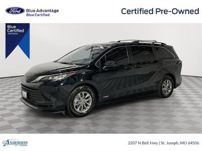 Used 2021 Toyota Sienna LE w/ LE Plus Package
