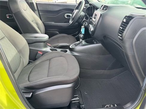 Used 2016 Kia Soul Base image 13