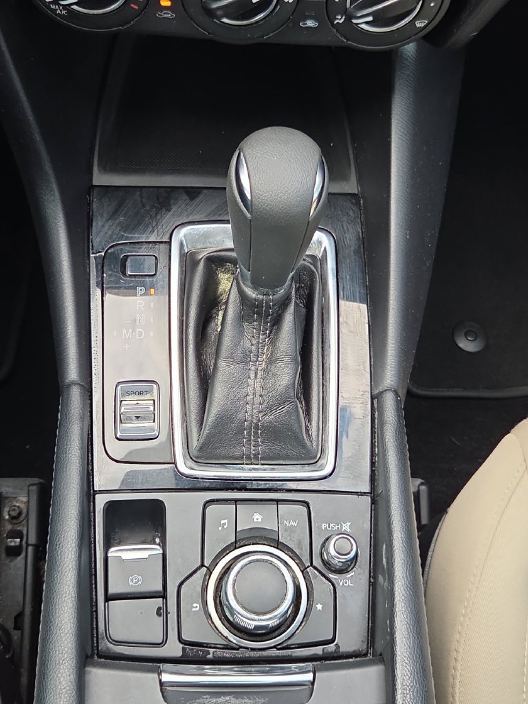 Used 2018 MAZDA MAZDA3 Sport w/ Preferred Equipment Package FWD image 38