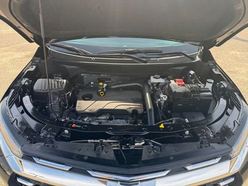 Used 2025 Chevrolet Equinox LT image 32