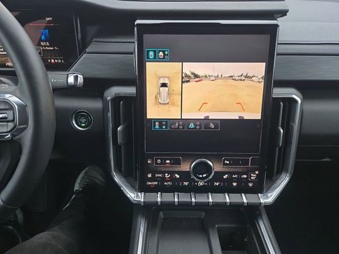 Used 2024 GMC Acadia Elevation image 14