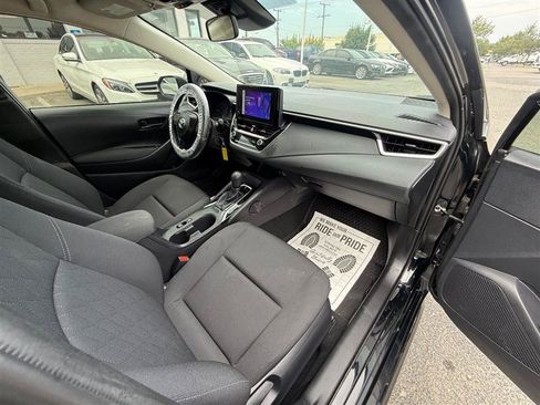 Used 2025 Toyota Corolla LE FWD image 27