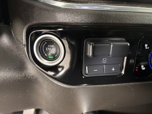 Used 2025 Chevrolet Silverado 1500 LT image 17