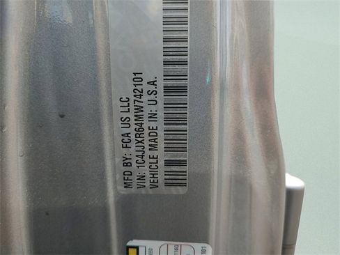 Certified 2021 Jeep Wrangler Unlimited Rubicon 4xe w/ Cold Weather Group image 39