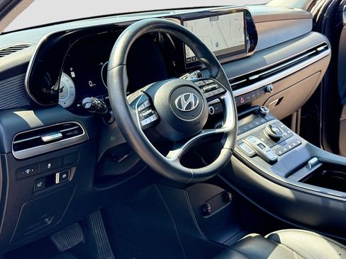 Used 2023 Hyundai Palisade Limited FWD image 4