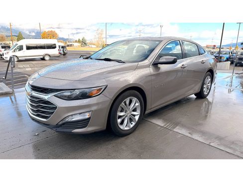 Used 2024 Chevrolet Malibu LT image 3