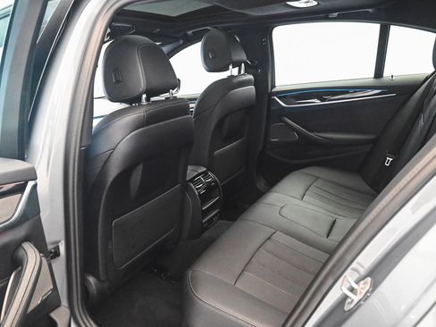 Used 2023 BMW 530e xDrive w/ Premium Package image 35