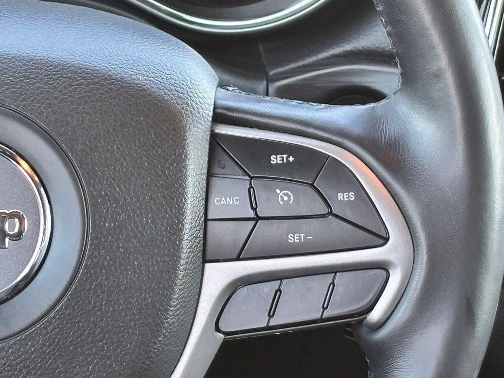 Used 2022 Jeep Grand Cherokee Limited AWD/4WD image 14