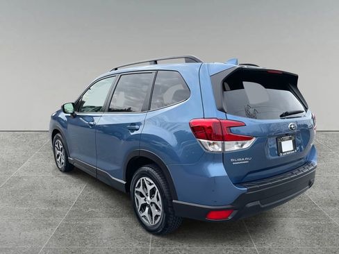 Used 2019 Subaru Forester Premium image 3