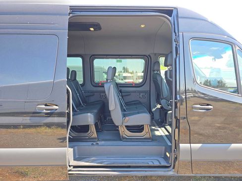 Used 2025 Mercedes-Benz Sprinter 2500 image 14