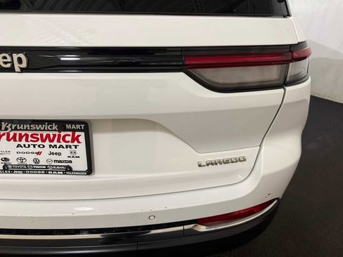 Certified 2023 Jeep Grand Cherokee Laredo w/ Luxury Tech Group I image 18