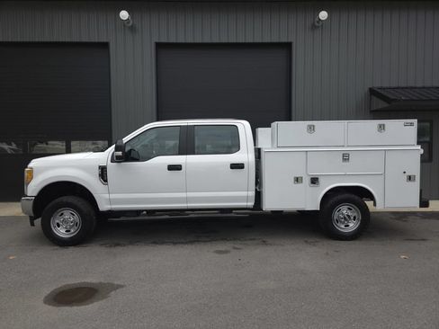Used 2017 Ford F250 XL w/ Power Equipment Group AWD/4WD image 1