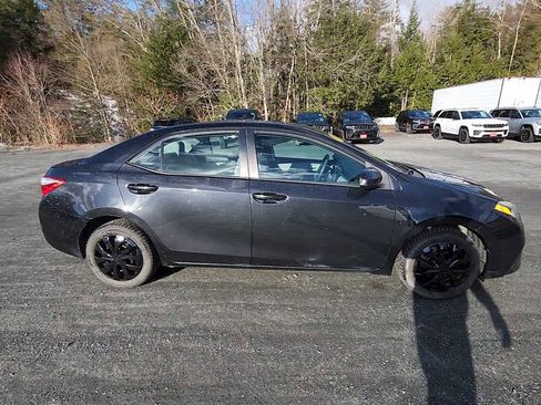 Used 2015 Toyota Corolla LE image 9