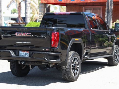 Used 2022 GMC Sierra 2500 AT4 w/ AT4 Preferred Package AWD/4WD image 10