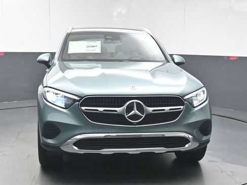 Used 2026 Mercedes-Benz GLC 300 image 3