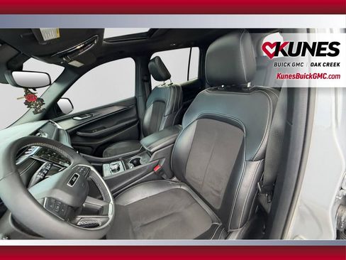 Used 2023 Jeep Grand Cherokee Altitude AWD/4WD image 23