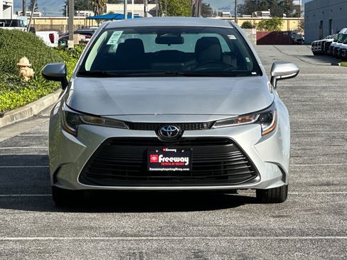 Used 2025 Toyota Corolla LE image 10