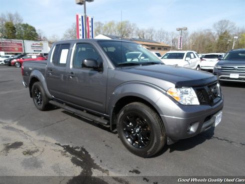 Used 2020 Nissan Frontier SV w/ Midnight Edition Floor Mats AWD/4WD image 3