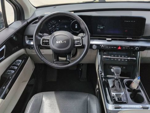 Used 2024 Kia Carnival SX Prestige FWD image 19