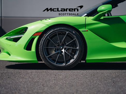 Used 2025 McLaren 750S Spider image 18