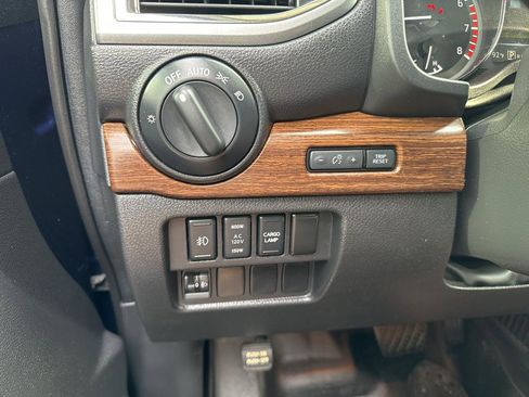 Used 2018 Nissan Titan Platinum Reserve image 16