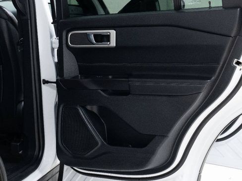 Used 2020 Ford Explorer XLT w/ Equipment Group 202A RWD image 22