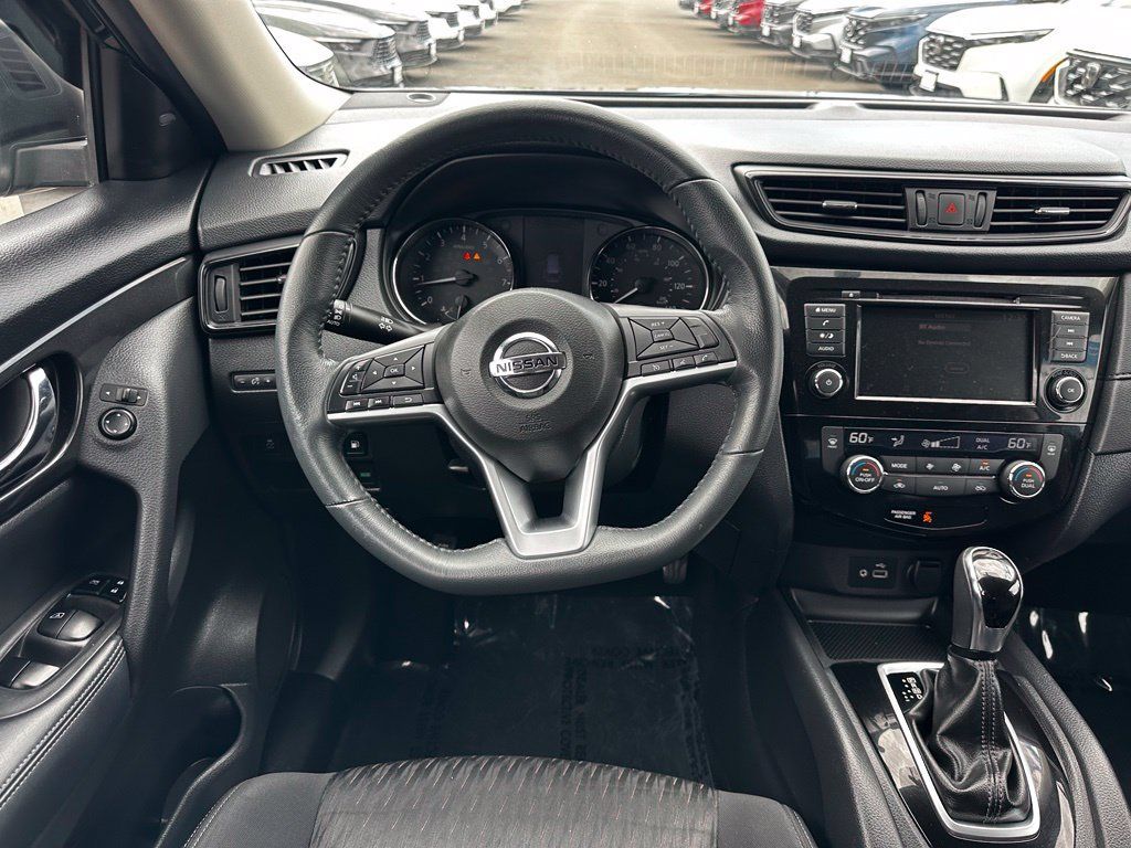 Used 2018 Nissan Rogue SV FWD image 20