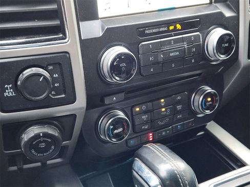 Used 2018 Ford F150 Lariat w/ Equipment Group 502A Luxury image 21