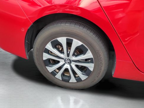 Used 2022 Toyota Prius LE AWD/4WD image 20
