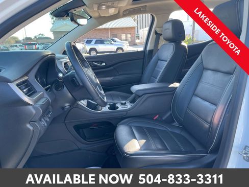 Used 2021 GMC Acadia Denali w/ Denali Technology Package image 29